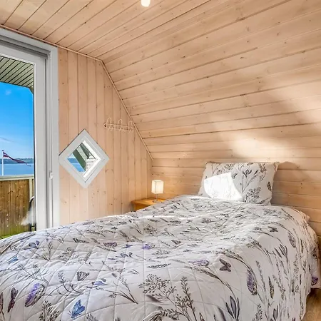 Elisabete - 600m From The Sea By Interhome